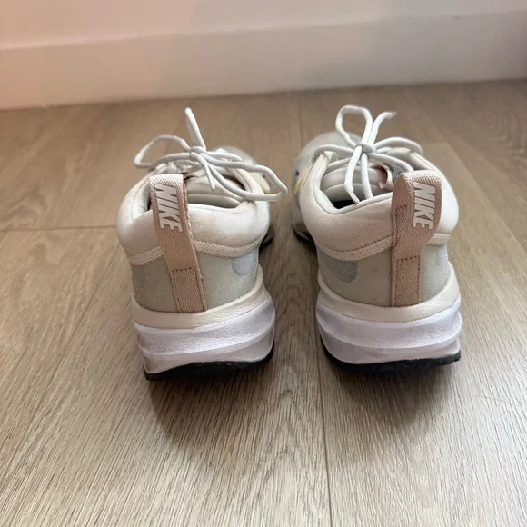 Nike Spark Women's Sneakers LIKE NEW - Picture 7 of 9